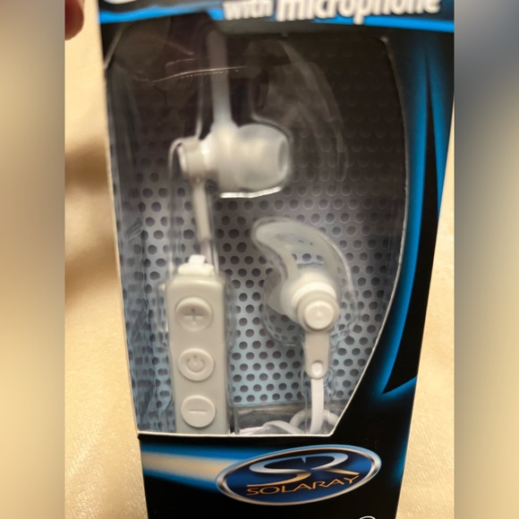 Bluetooth earbuds with microphone high quality USB charging cable included - Picture 9 of 9